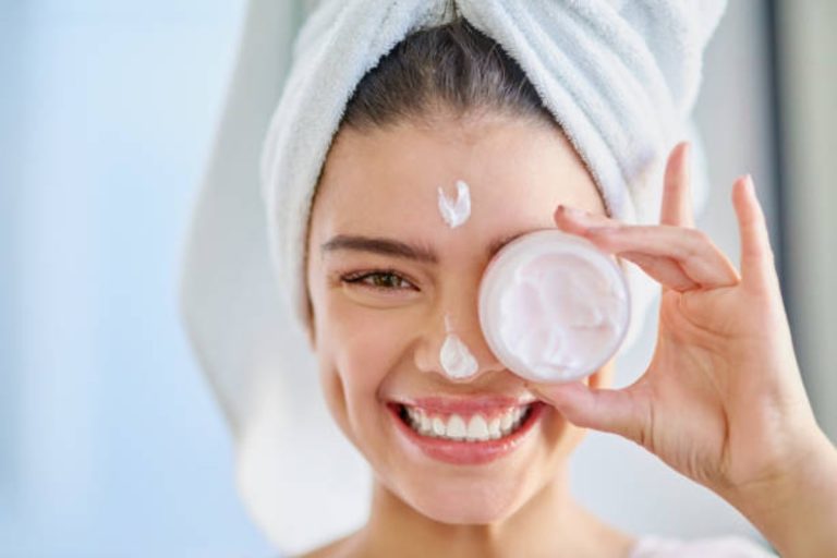 Quick Tips For Keeping Your Skin Hydrated Throughout The Day